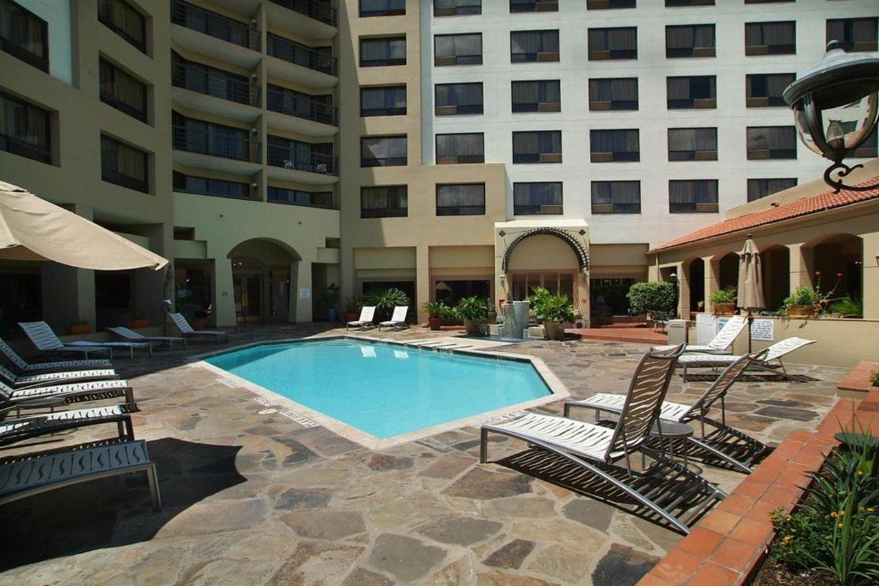 Doubletree By Hilton San Antonio Downtown Hotel Exterior photo