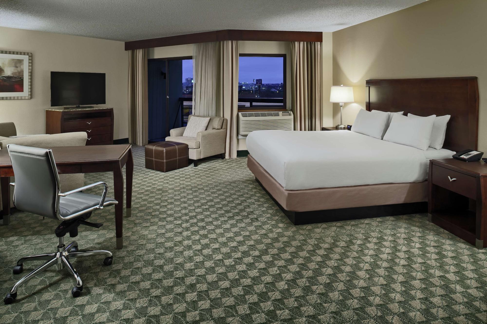 Doubletree By Hilton San Antonio Downtown Hotel Exterior photo